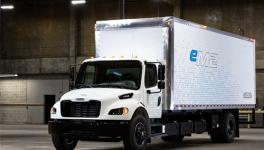 特斯拉竞争对手 Freightliner 纯电动商用卡车路测里程超过 110 万公里
